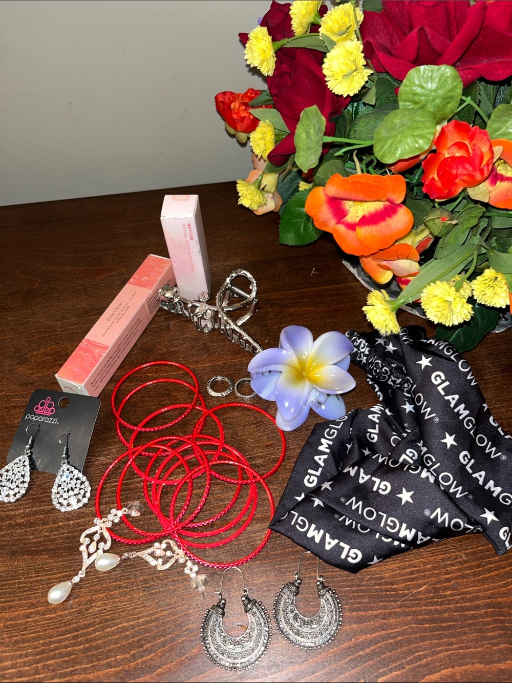 GLAMGLOW Black Logo Bandana with Red Bangles and Purple-Yellow Flower Clip